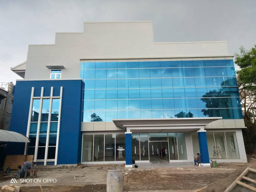 Pemasangan Kaca dan Pintu Alumunium